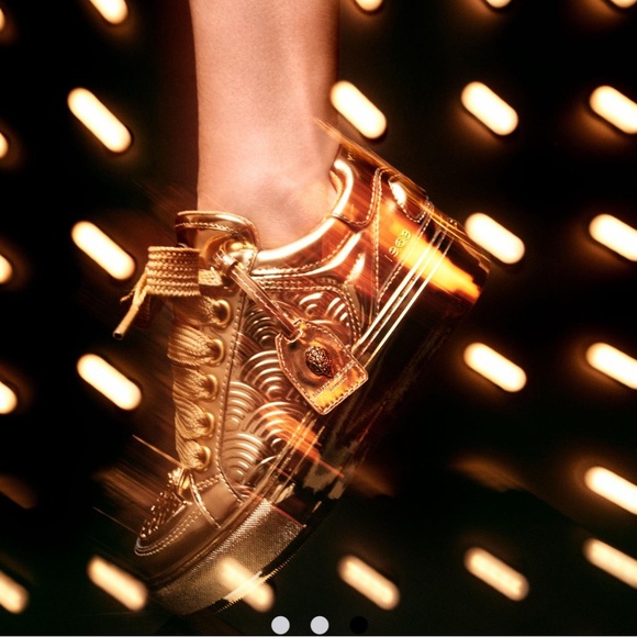 Metallic Gold Sneakers with Platform Sole and Intricate Design - Picture 5 of 6